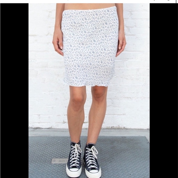 Brandy Melville Sephira Floral Skirt - Picture 3 of 6